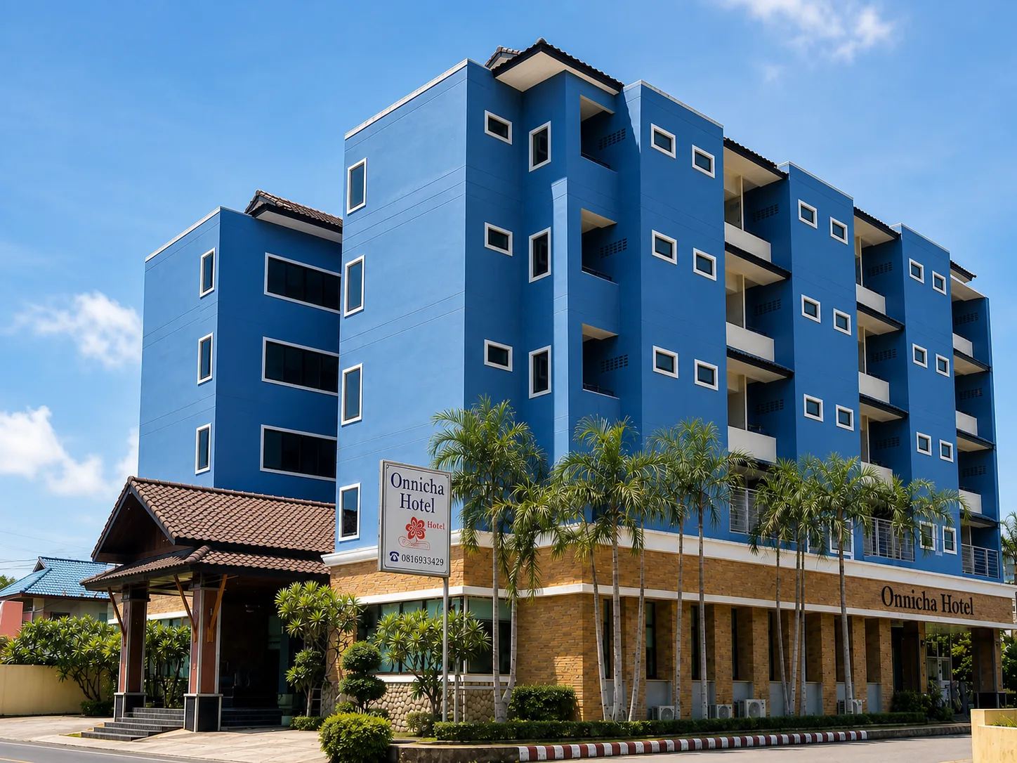 อาคาร Onnicha Hotel Phuket